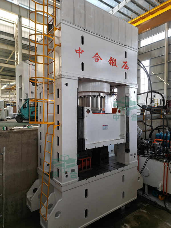 2500噸框架式液壓機.jpg