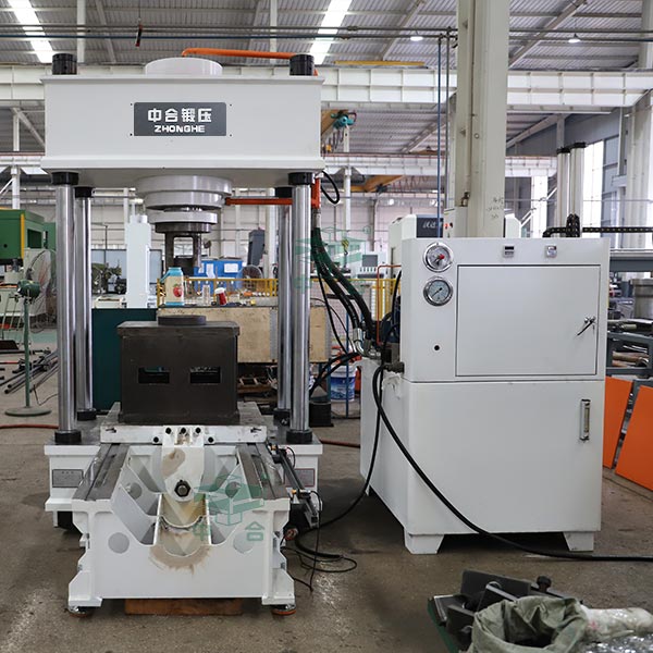 200噸四柱液壓機.jpg