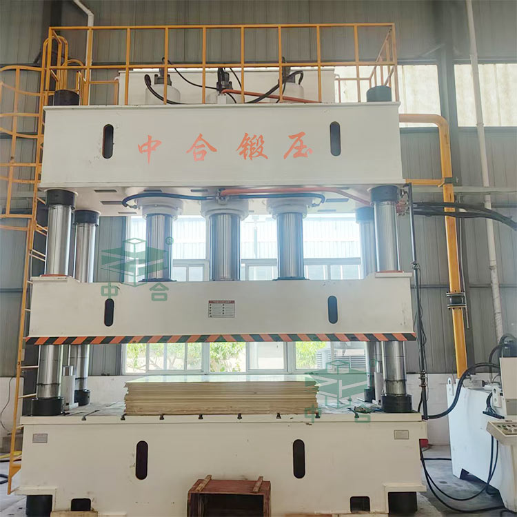 800噸四柱液壓機.jpg